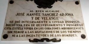 Placa en el ayuntamiento de Ciudad Rodrigo